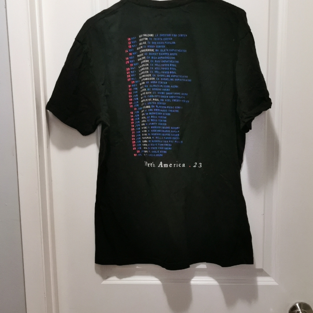 Black Graphic Tee - Picture 3 of 7